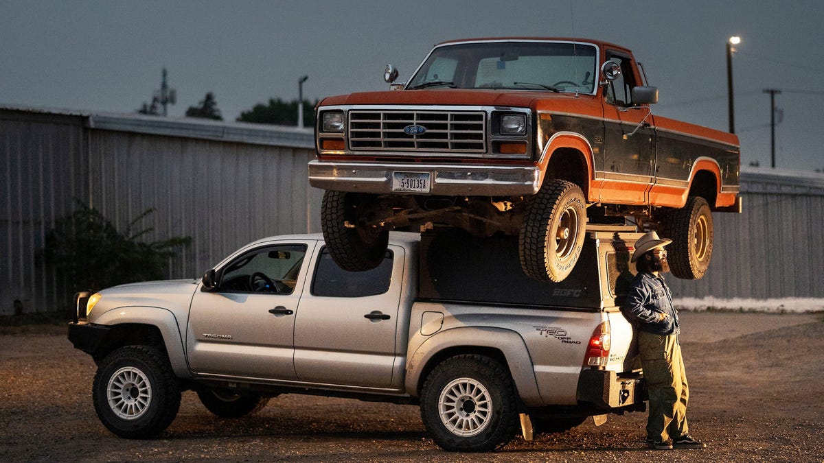 This Aluminum GFC Truck Topper Can Hold a Spare Truck