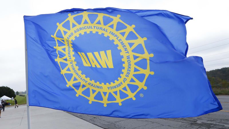 UAW workers in Indiana, Stellantis reach tentative deal to end strike