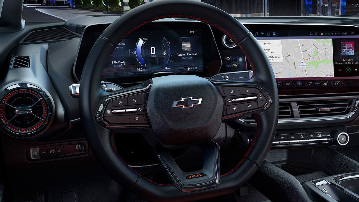 What Would You Do With GM's Idea for a Steering Wheel That Changes Size, Shape and Texture?