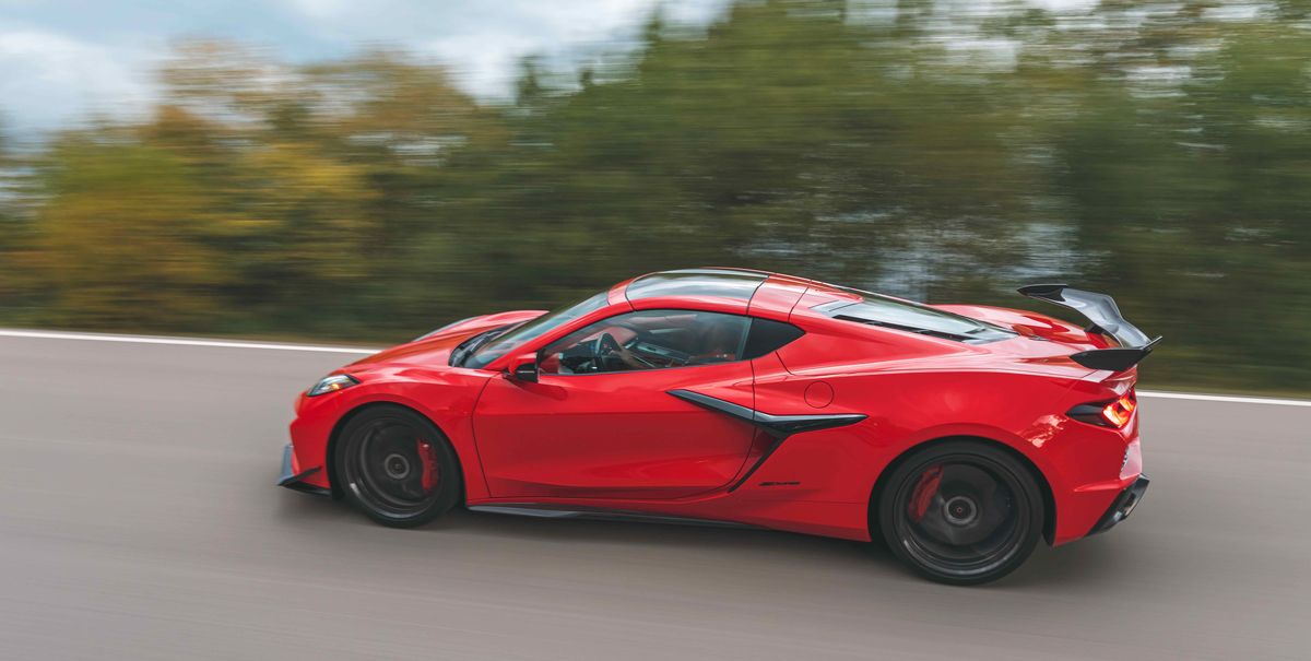 Here Are All the Changes That Turn a Chevrolet Corvette Stingray into a Z06