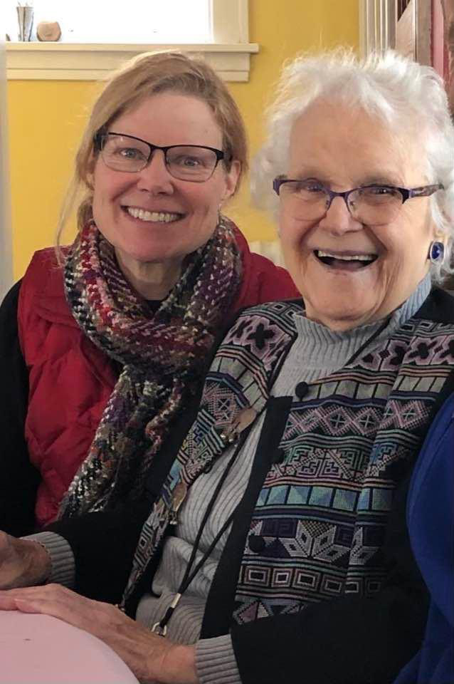 A photo shows Amy Loomis with her mother, Paula Christopherson.