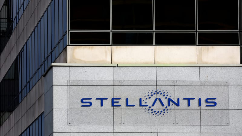 Stellantis output in Italy to fall in 2022 for a fifth year, union says