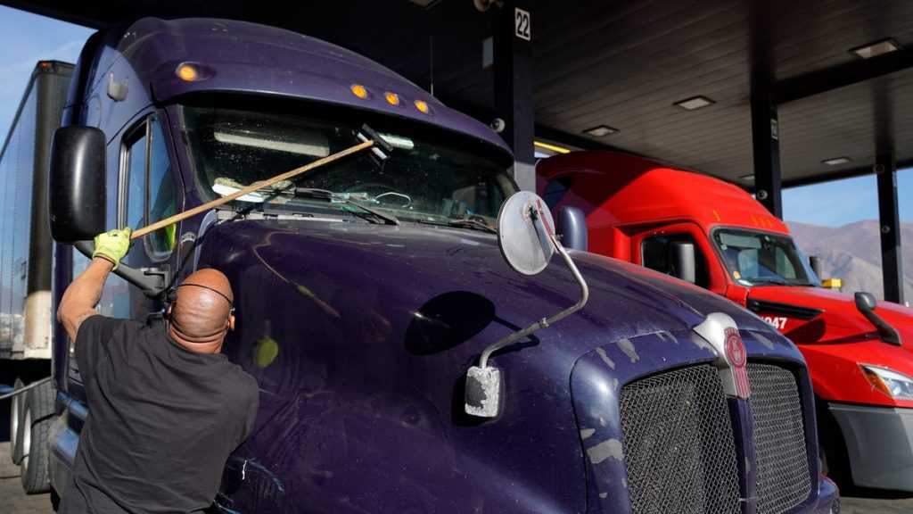 Thank Increased Traffic for Needing to Clean Less Dead Bugs From Your Windshield