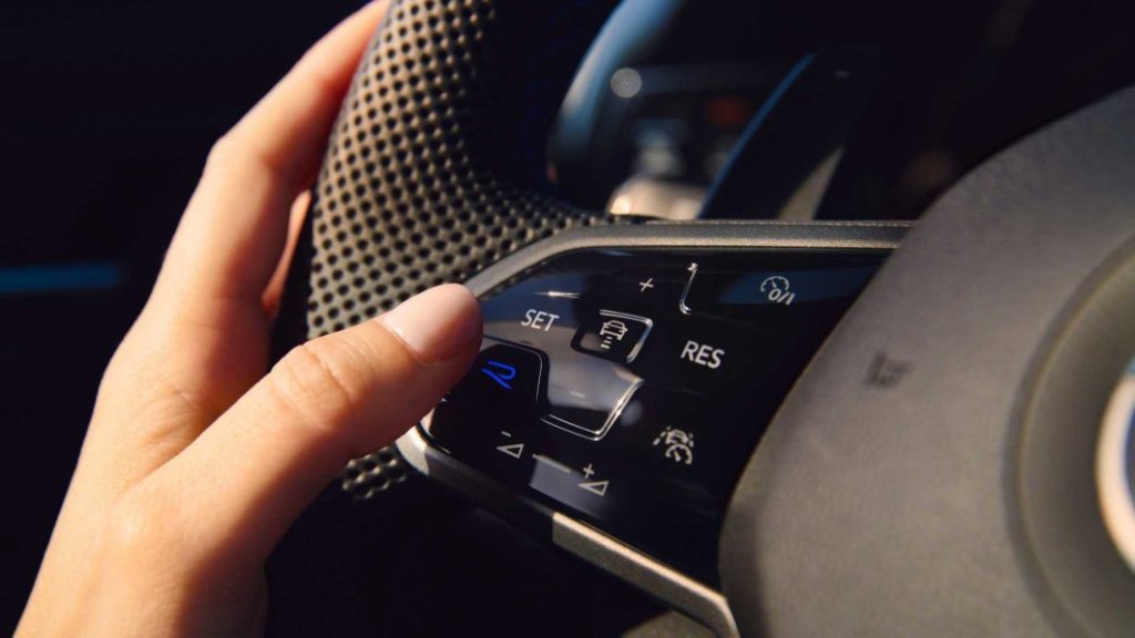 VW moving away from touch-sensitive steering wheel buttons