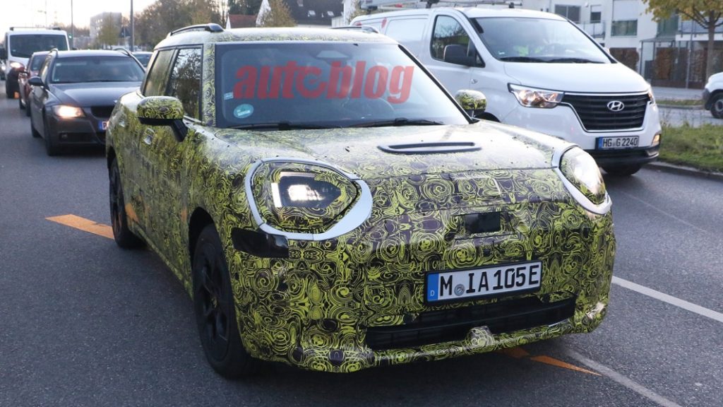 Mini Aceman spy photos show strong relation to concept