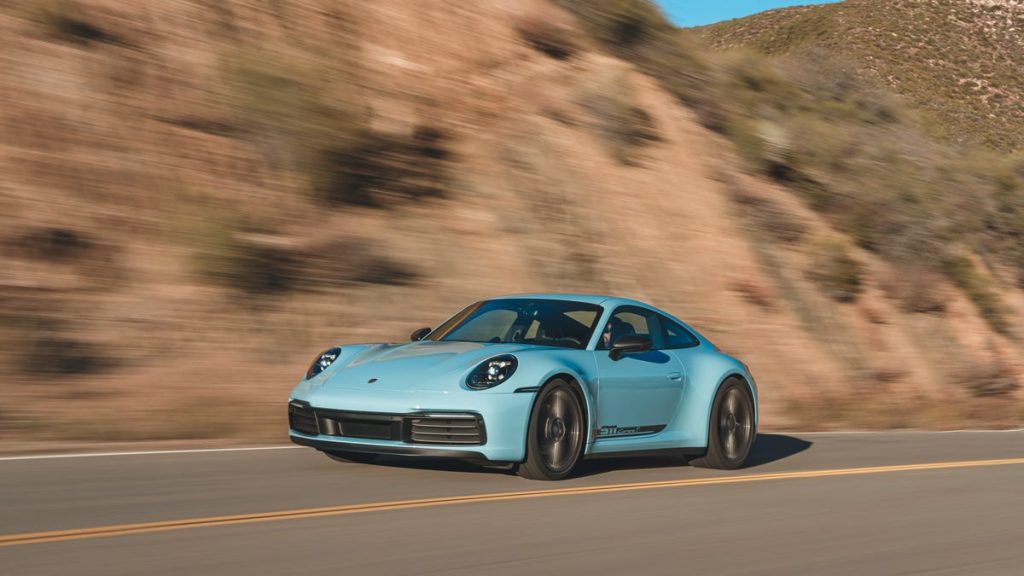 The 2023 Porsche 911 Carrera T Is the Goldilocks of the 992 Generation