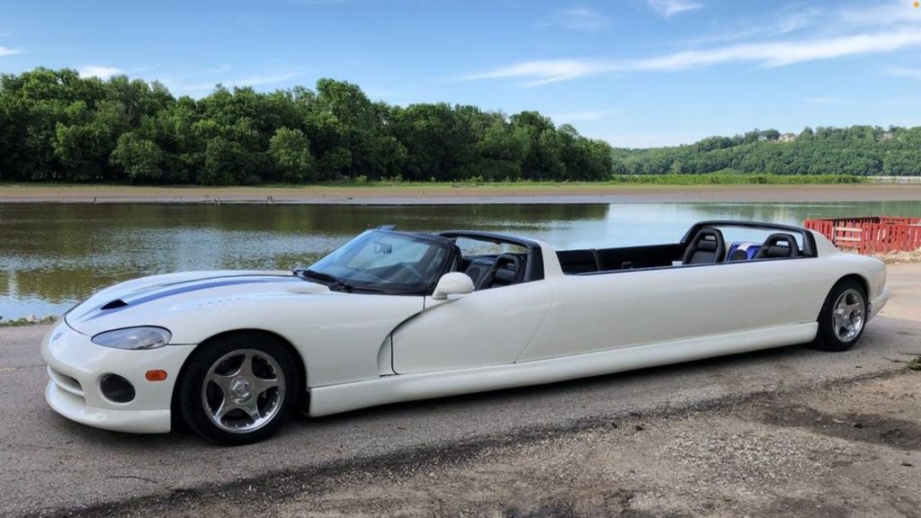 This Is The World's Only 10-Seat Automatic V8 Dodge Viper RT/10