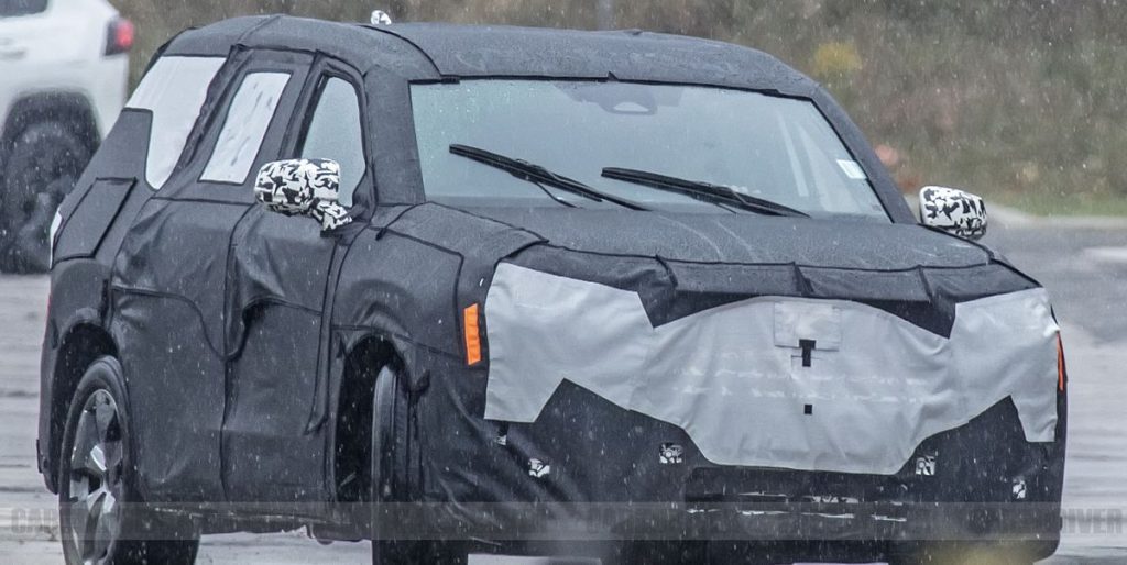 2024 Toyota Grand Highlander Shows Newfound Length in Spy Photos