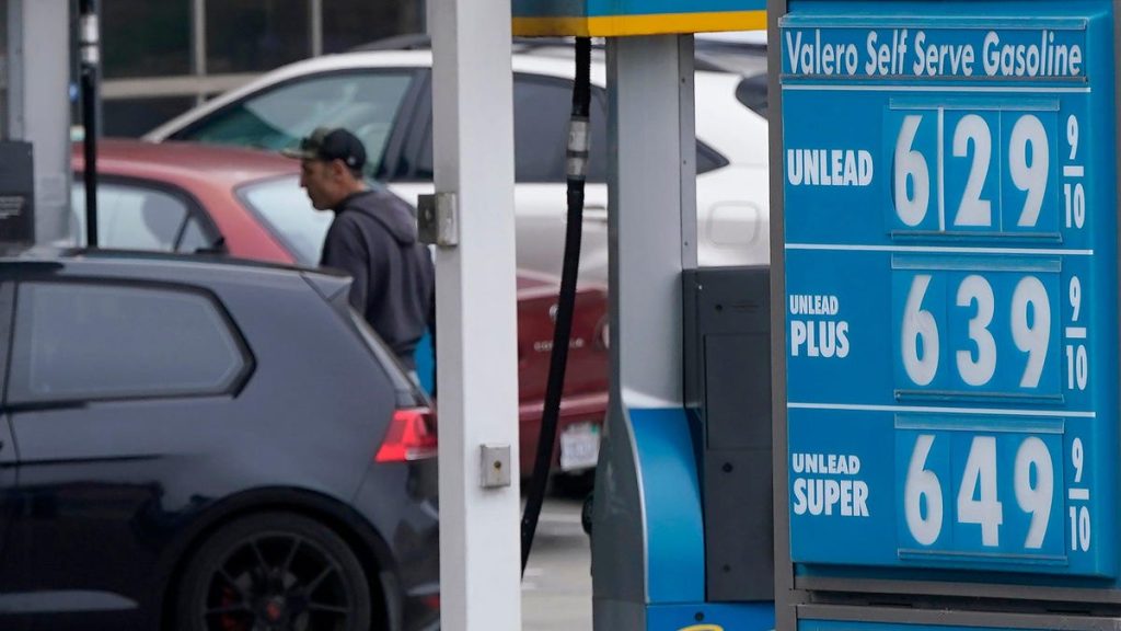 California Wants to Fine Oil Companies For Gasoline Price Gouging