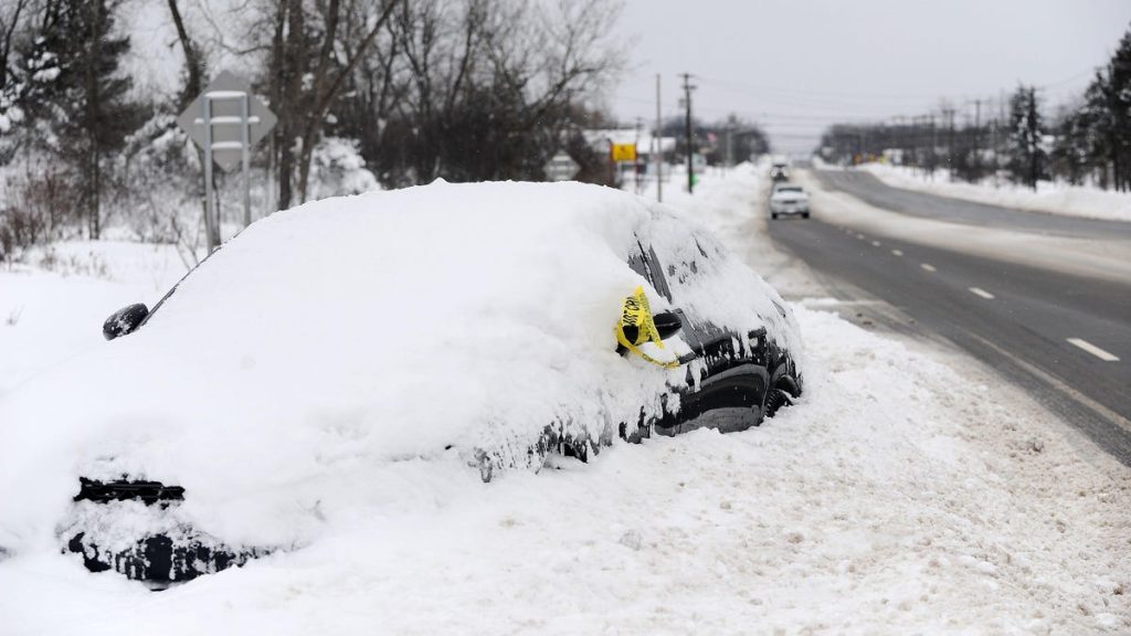 Dozens Dead After Historic Winter Storm Elliott Traps Drivers in Cars