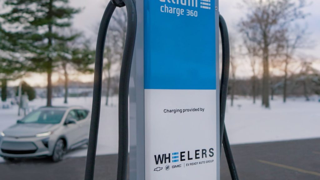 GM's building its own EV charger network — 40,000 chargers, at dealerships