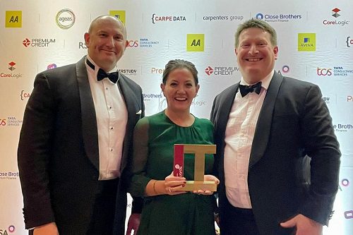 Premium Credit wins Insurance Times Award