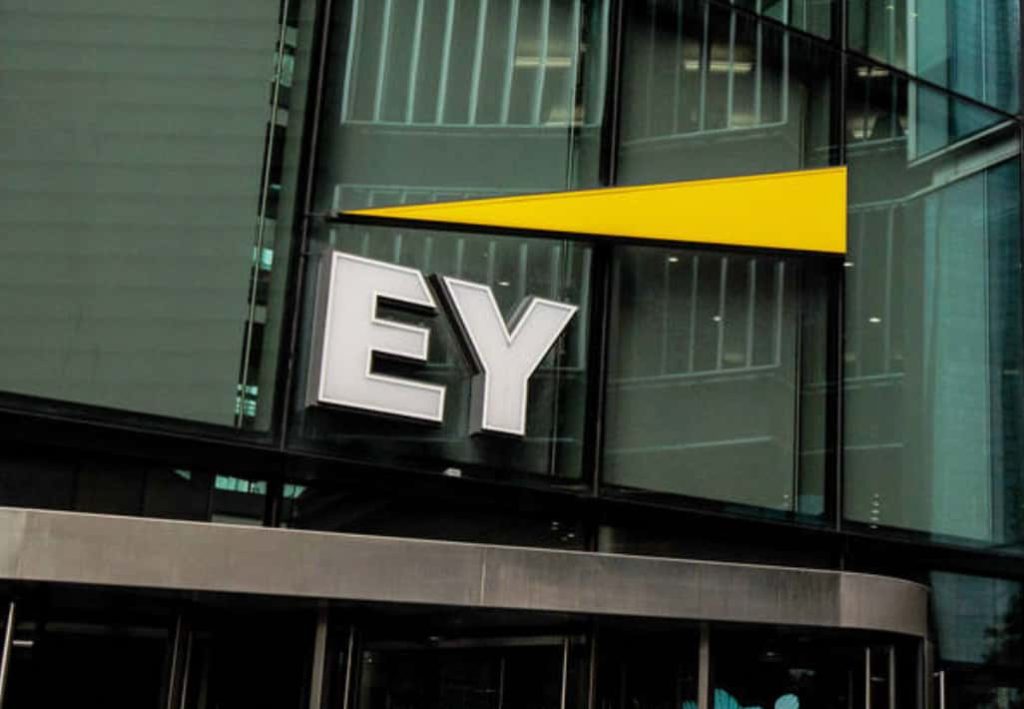 ey-logo-sign