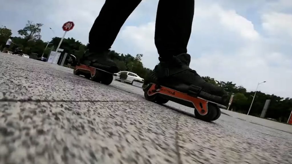 These wearable electric skates strap on over your shoes