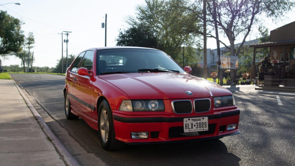 This Is What 200,000 Miles Looks Like On a 1997 BMW 318ti