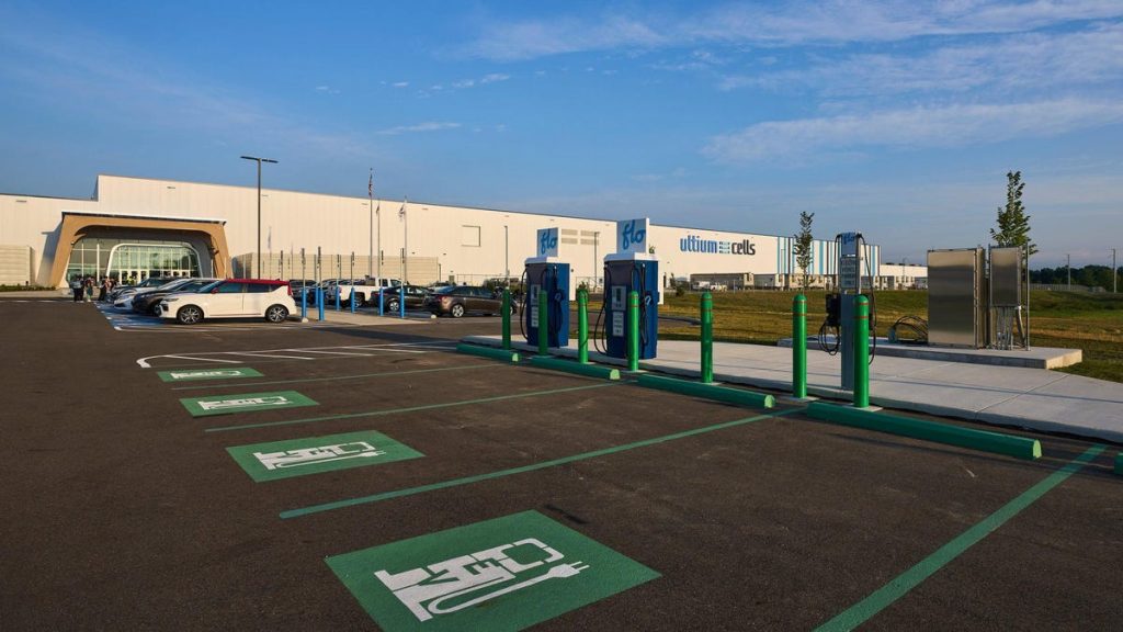 Workers at Ohio EV Battery Factory Vote to Unionize