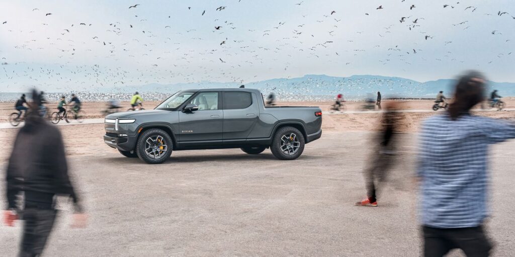 car and driver 2023 10best trucks and suvs rivian r1t