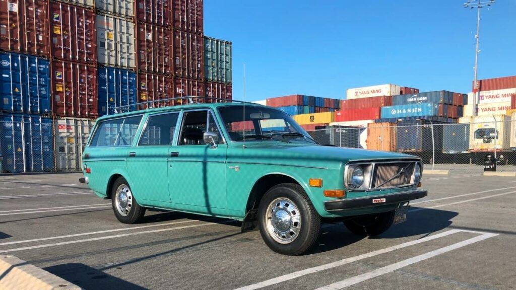 At $6,800, Is This 1972 Volvo 145 Worth its Weight in Patina?