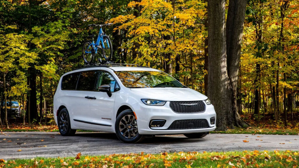 Chrysler recalls Pacifica Hybrids for stalling issue, fire risk