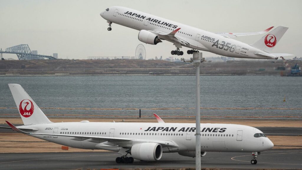 Japanese Flight Forced to Turn Around After Missing Landing Deadline by 10 Minutes