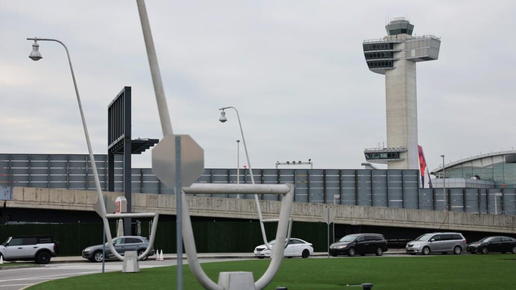 Power Outage Shuts Down Terminal at NYC's JFK Airport