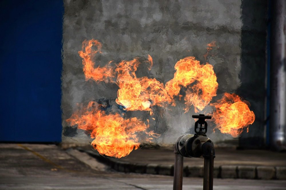 Suspected gas explosion rocks Ottawa neighbourhood