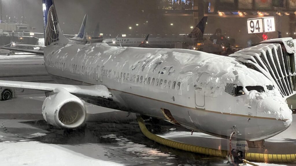 Winter Storm Forces Airlines to Start Issuing Travel Waivers