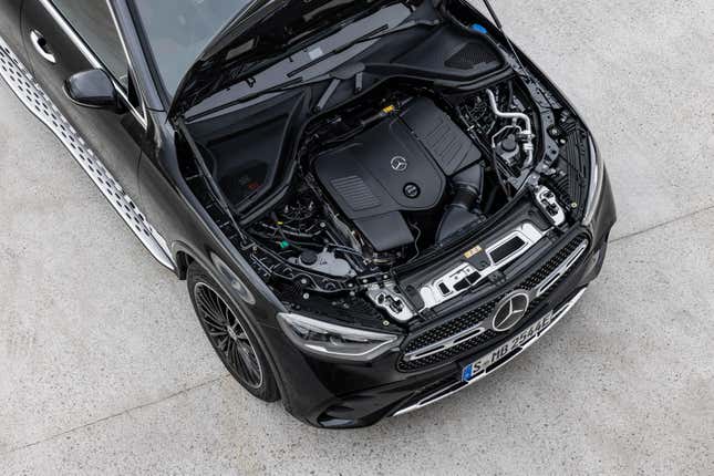 2024 Mercedes Benz GLC Coupe engine
