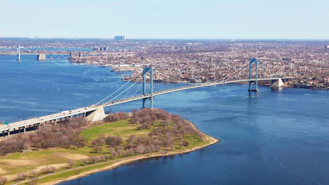 Image for article titled The 15 Longest Suspension Bridges in America