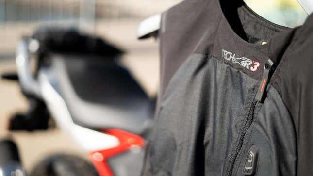 Image for article titled The Alpinestars Tech-Air 3 Airbag Vest Might Save Your Life on a Motorcycle — If You Wear it the Right Way