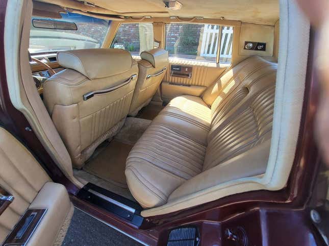 Image for article titled At $9,500, Is This 1976 Cadillac Seville a Classy Classic?