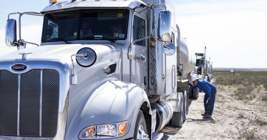 Trucking fleets need convincing driver safety can drive revenue, survey