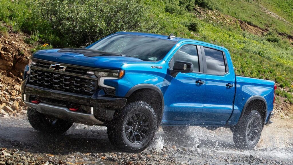 2024 Chevrolet Silverado ZR2 Gets Optional 3.0-Liter Diesel with 495 LB-FT of Torque