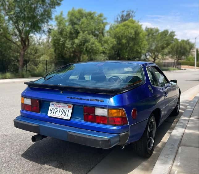 Image for article titled At $6,650, Is This 1977 Porsche 924 a Passable Deal?