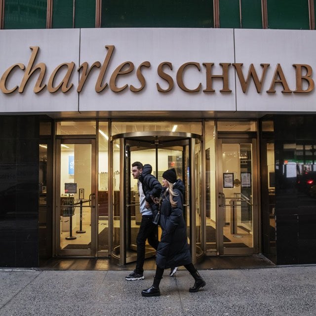 A Charles Schwab location in New York