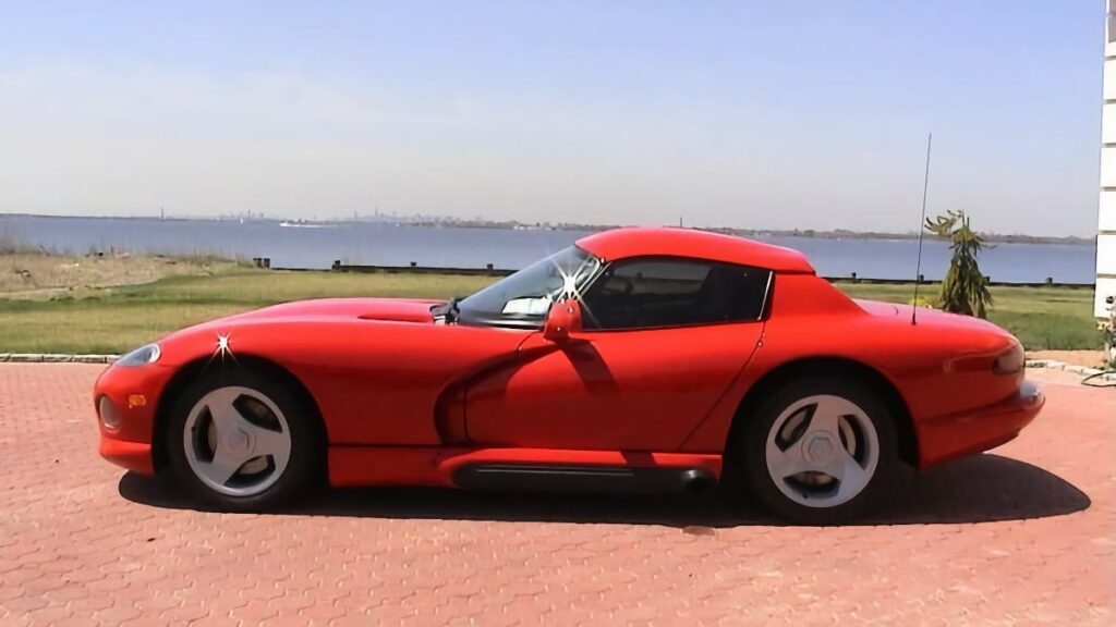 At $42,000, Is This 1992 Dodge Viper RT/10 an 'Asp'-irational Deal?