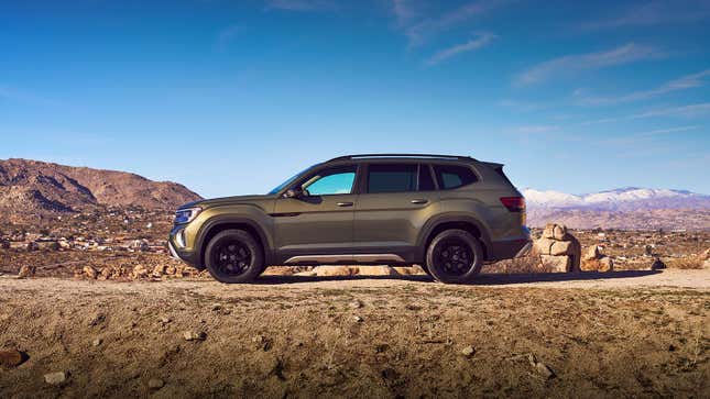 A side view of the VW Atlas Peak Edition SUV. 