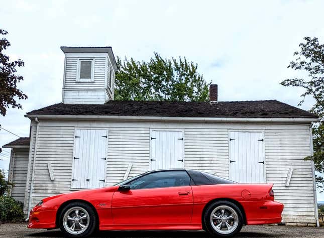 Image for article titled At $18,000, Is This 1998 Chevy Camaro SS a Dead-On Deal?