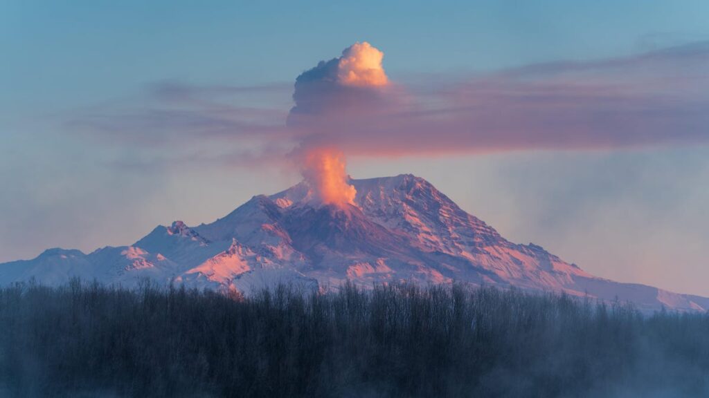 Alaska Airlines Cancels Flights to Anchorage Due to Russian Volcanic Ash