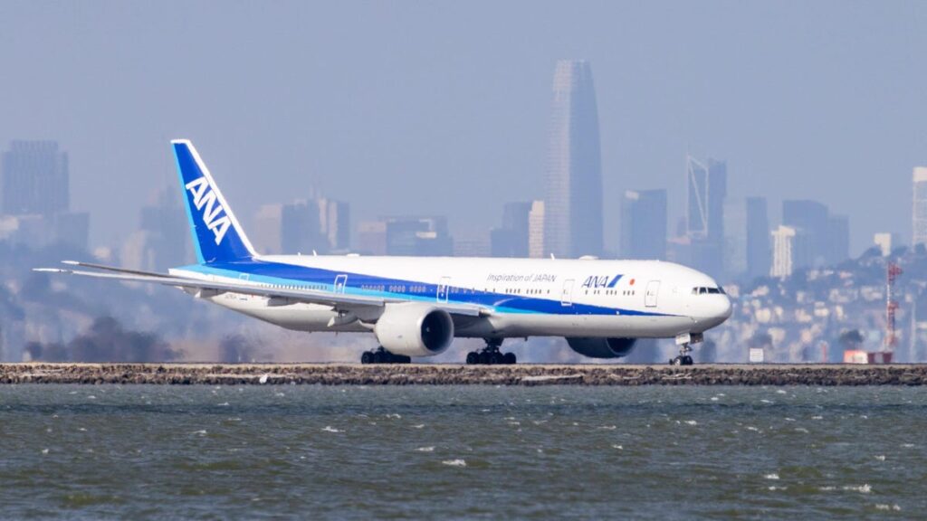 Japanese Airline Mistakenly Sells $10,000 Transpacific Tickets for $300