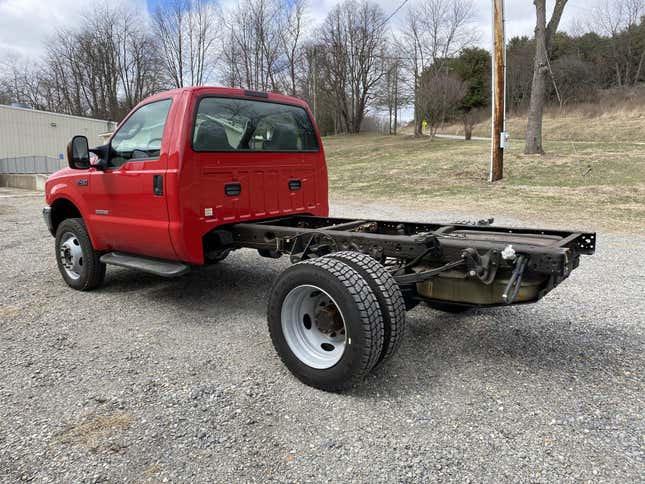 Image for article titled For Sale: A Super Low Mileage Ford Super Duty That Was Only Ever Driven on a Property