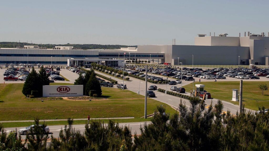 Lawsuit Alleges Kia Misled Mexican Engineers in Hirings