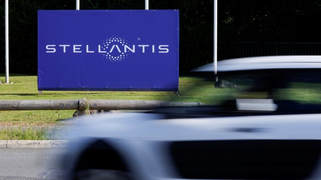 Stellantis sees vehicle loan durations extended amid banking turmoil