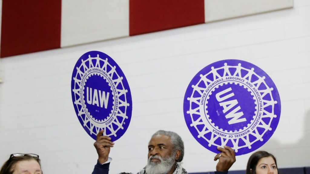 United Auto Workers union membership rose 3% in 2022 to 383,000