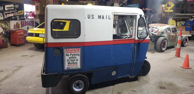 Image for article titled At $4,500, Does this 1964 Rand/Cushman Mailster Deliver?