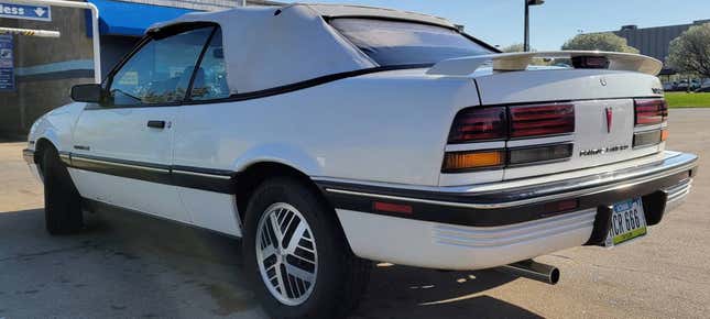 Image for article titled At $4,500, Is This 1990 Pontiac Sunbird Turbo the Budget Classic We Need?
