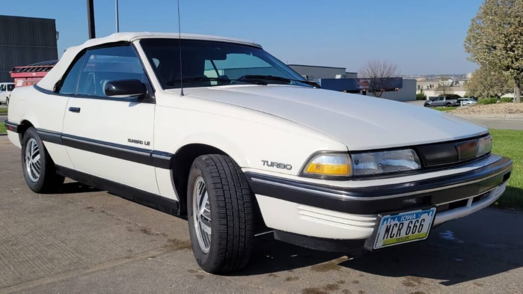 At $4,500, Is This 1990 Pontiac Sunbird Turbo the Budget Classic We Need?