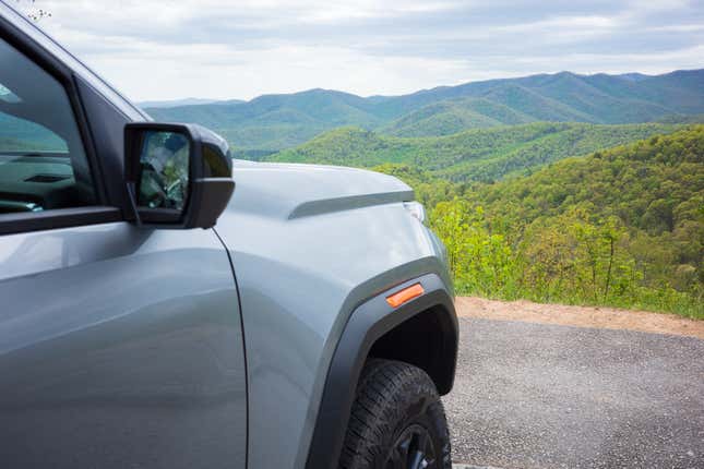 Image for article titled The 2023 GMC Canyon AT4X Refines Chevy&#39;s ZR2 Off-Road Formula