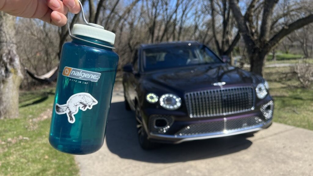 2023 Bentley Bentayga Cupholder Mega Test: Will the Nalgene bottle fit?