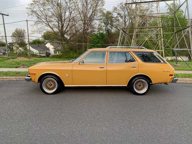 Image for article titled At $16,500, Is This 1973 Toyota Corona Mark II a Crowning Achievement?